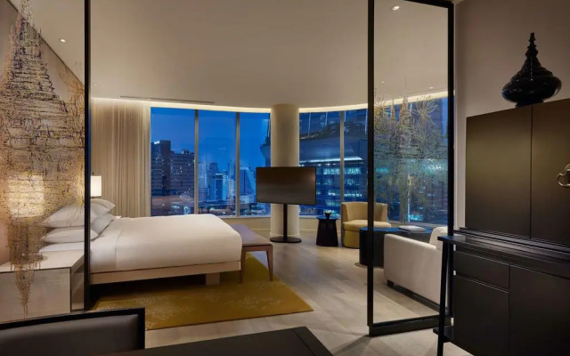 Solitaire Bangkok Sukhumvit 11