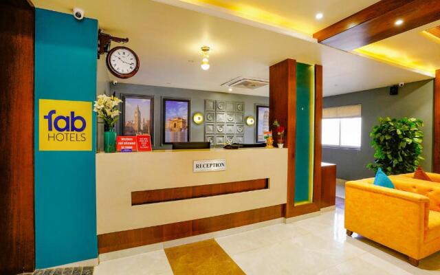 Townhouse OAK Hotel Chaitanya Executive