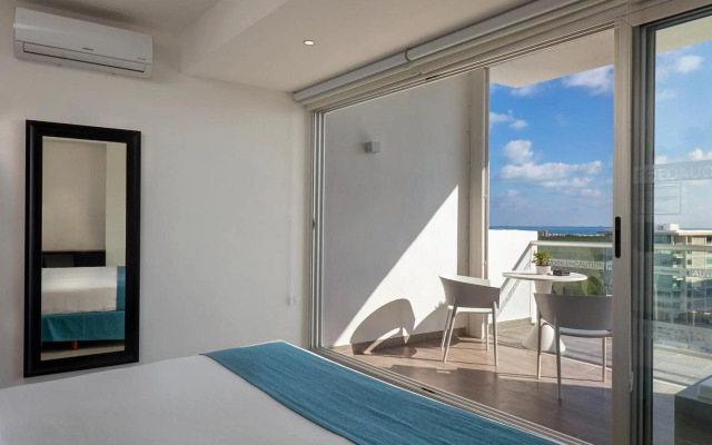 Suites Malecon Cancun