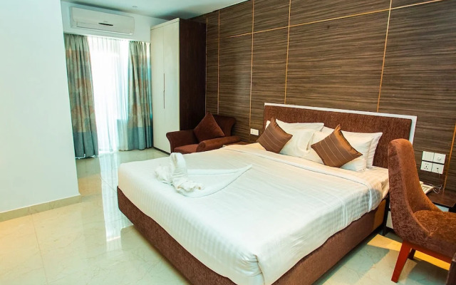 Royal Raj Hotel & Condominium
