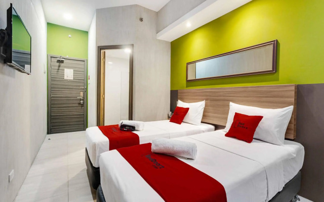 RedDoorz Plus @ Jones Avenue Cebu