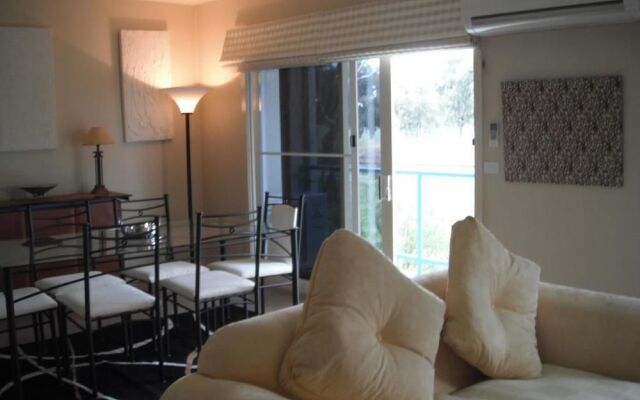 Golf View Apartment 7