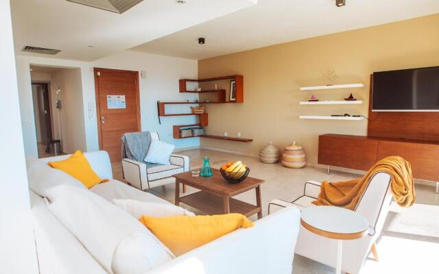 Amathus suite with sea view
