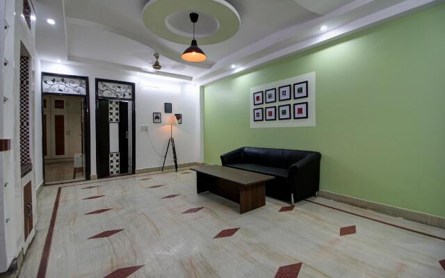 OYO Home 78803 Elegant Studio Rohini
