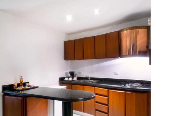 Richmond Suites Hotel