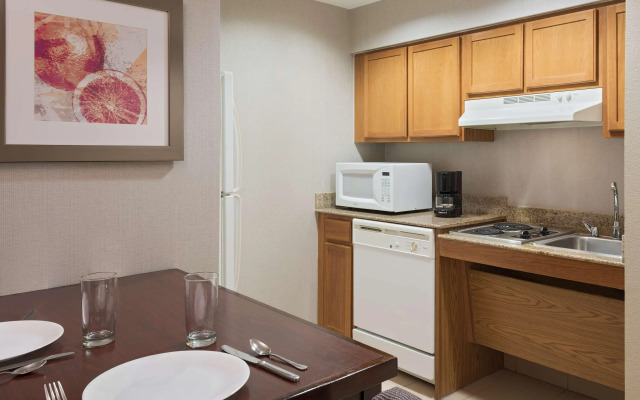 Homewood Suites by Hilton® Orlando-UCF Area