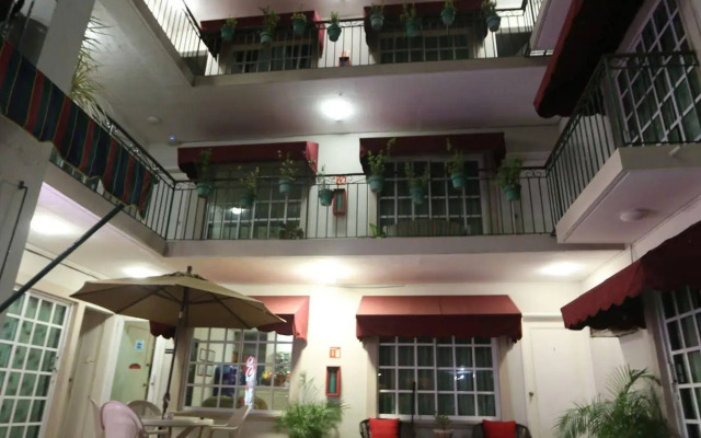 Boca Inn Hotel & Suites