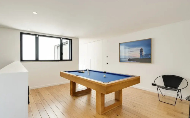 Cascais Contemporary Villa by Cadenzalux