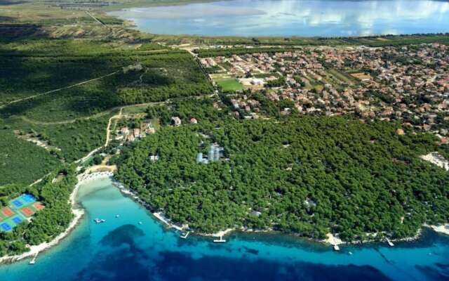 Lovely Holiday Home in Pakostane With Swimming Pool