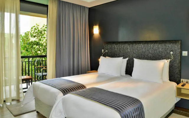 Mantis EPIC Hotel & Suites