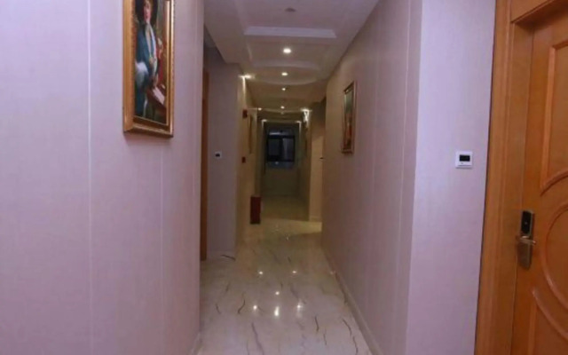 Gangtian Fashion Apartment (Shenzhen North Railway Station)
