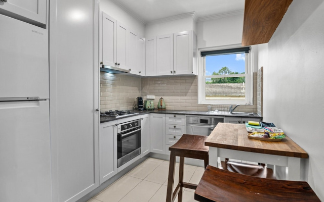 Stylish 1 Bed Apartment in East Melbourne