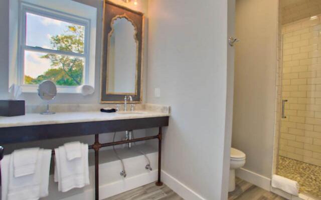 The Roost Ocean Springs