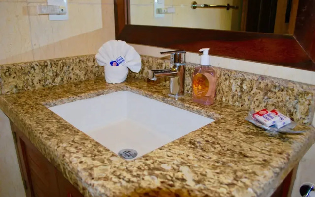 La Buena Vida Suites - Adults Only