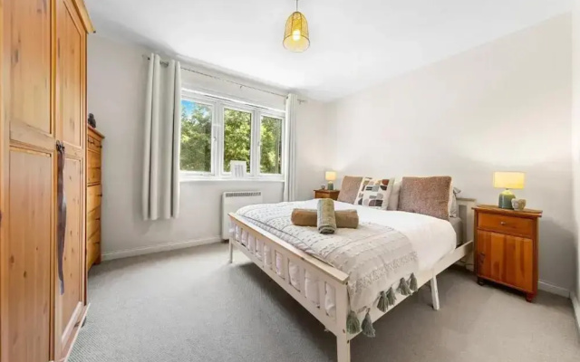 Cosy London Apartment Near Canary Wharf