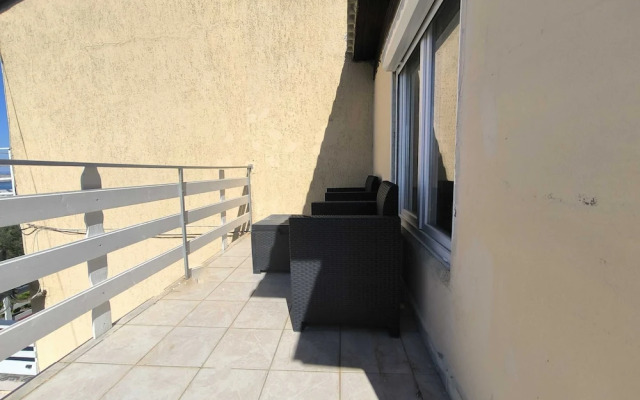 Serene Barbat Escape With Just Minutes From the Beach