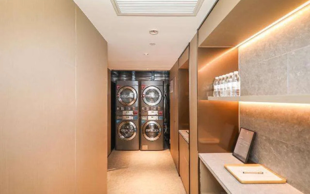 Ji Hotel (Shanghai People's Square, Nanjing Road)