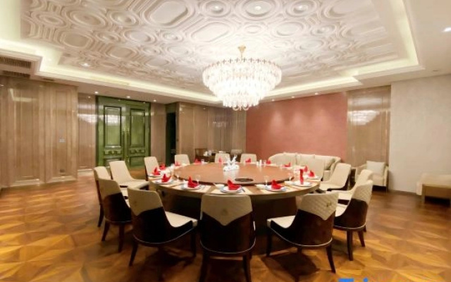 East Jun Yue Hotel