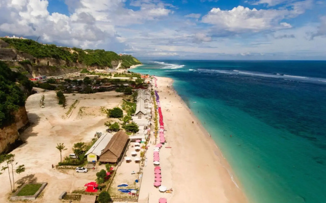 Salty Breeze Bali