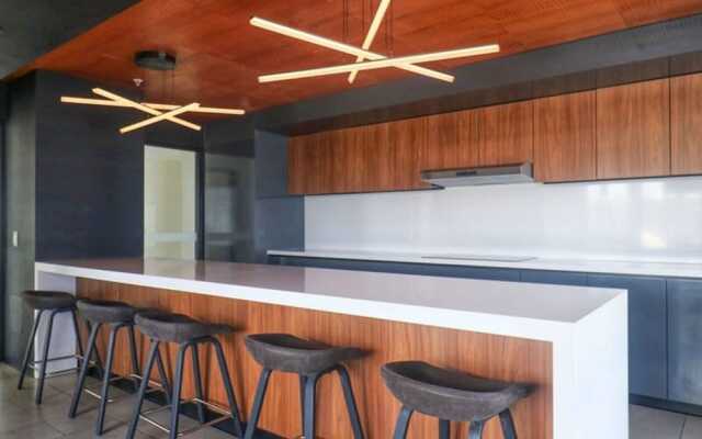 w Modern 1BR in Exclusive San Isidro