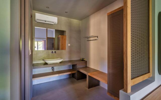 Diapori Suites Hotel