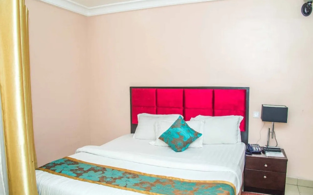 Royal Crest Hotel & Suites