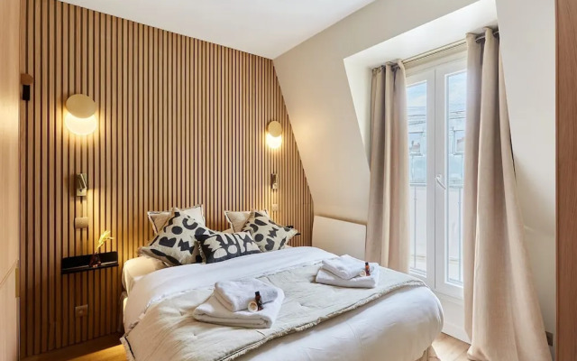 Superbe Studio Tour Eiffel Trocadero by Studioprestige