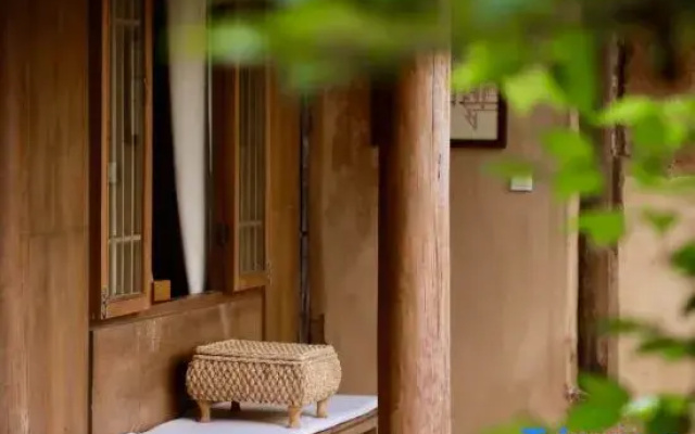 Shaxi Ancient Town Qingyun Homestay