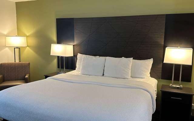 La Quinta Inn and Suites by Wyndham Cincinnati North