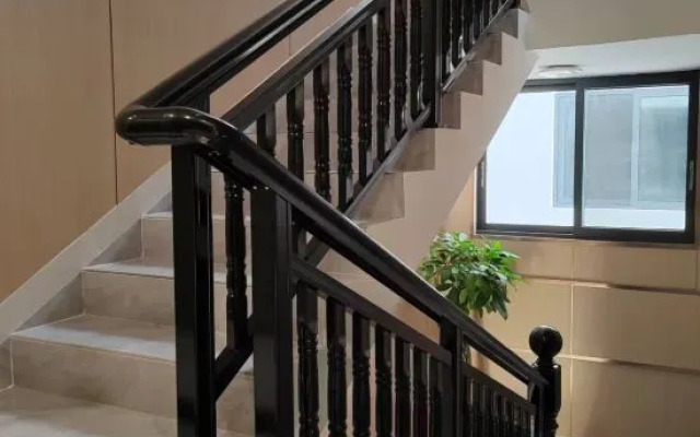 Alley to Hotel (Sanya College)