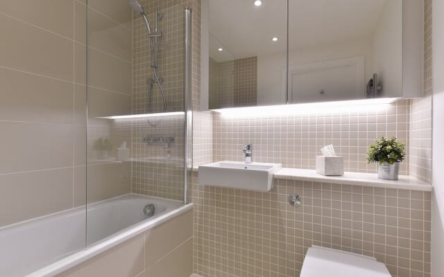 Bright, Spacious 2 bed Flat in Battersea, Sleeps 6