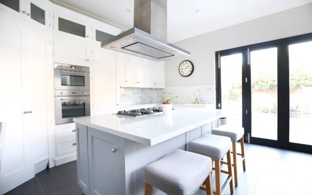 Stunning 4 Bedroom House in Balham