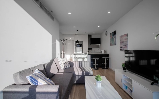 Brand New APT with Sea Views in Heart of St Kilda – Guest Rooms – Melbourne