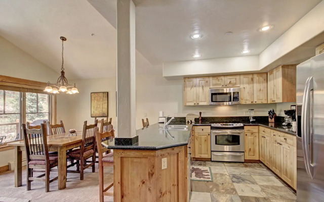 Mountain Thunder Lodge