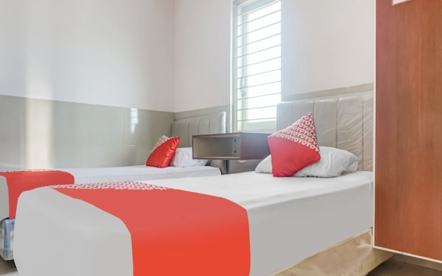 OYO 91316 Hh Guest House Makassar – Guest Rooms – Makassar