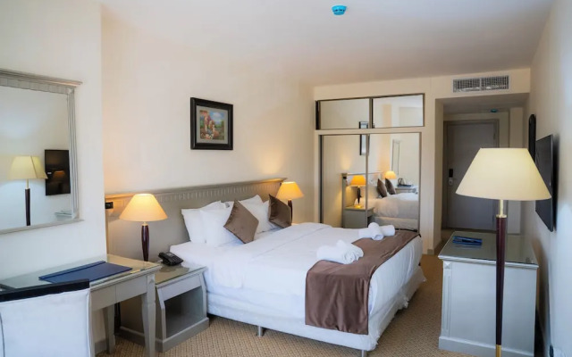 Armada Avenue Hotel