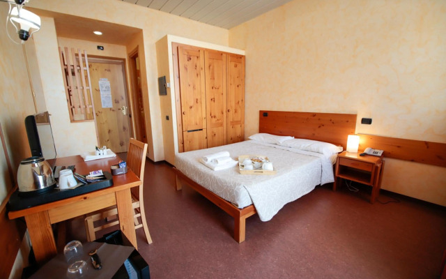 Pràcatinat Hotel & Restaurant