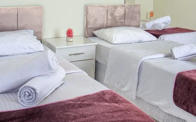 Yeniciftlik Otel