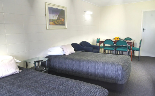 Tudor Motor Lodge