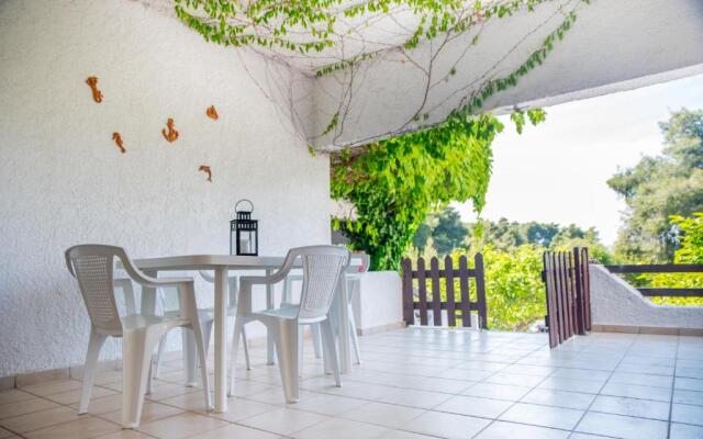 ILIOCHARI sea view apartments Oropos - Kalamos