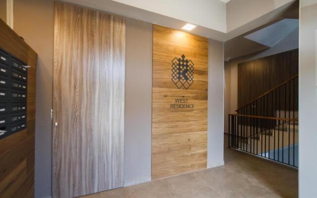 Romantic getaway at West Residence