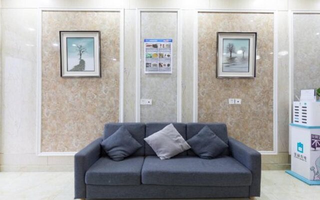95 Hou Hotel (Shanghai Anting North Railway Station)