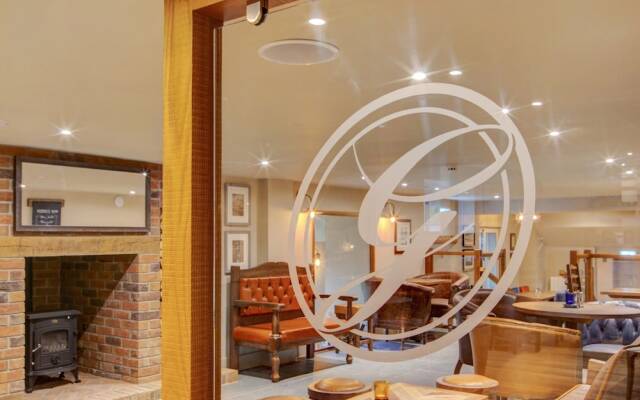 Gissons Hotel by OYO Rooms