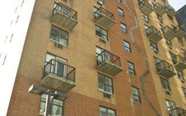 Metro Apartments