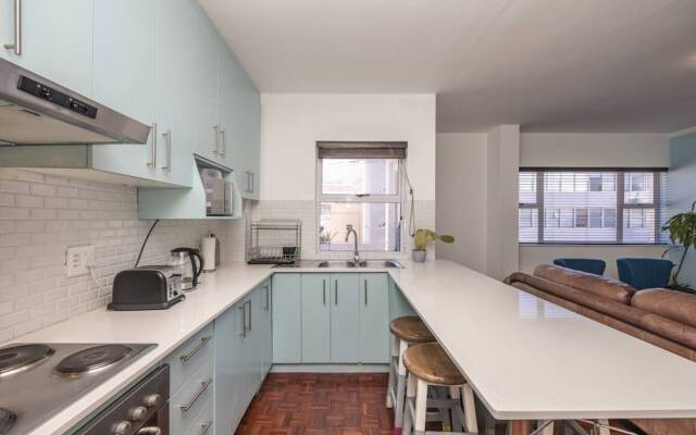 Centrally Located 2 Bedroom Apartment in Cape Town