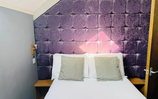 Hotels 24-7 - The Old Victoria Hotel