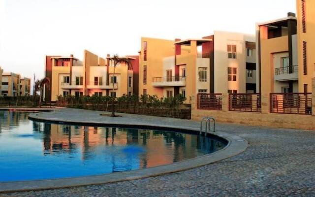 Marseilia Beach 4 - Families Only