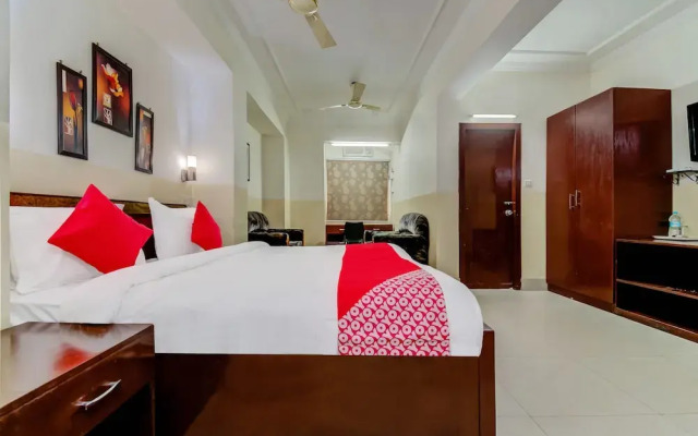 OYO Flagship 42717 Hotel Fort