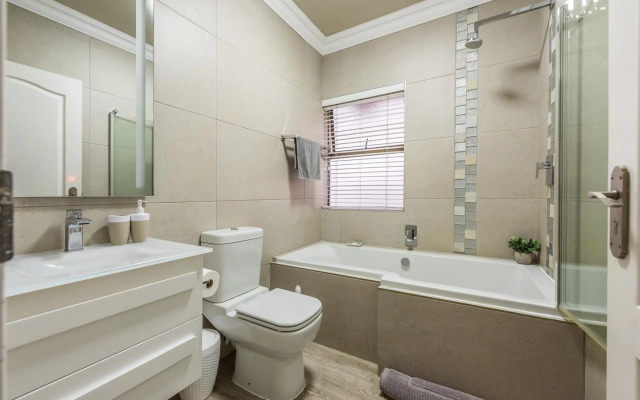 Beacon Wharf , George Hay 6 Seafront Accommodation