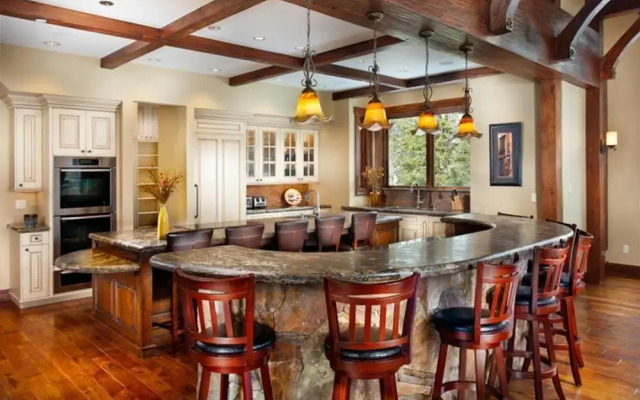 5 O Clock Lodge Peak 8 Private Home by Pinnacle Lodging